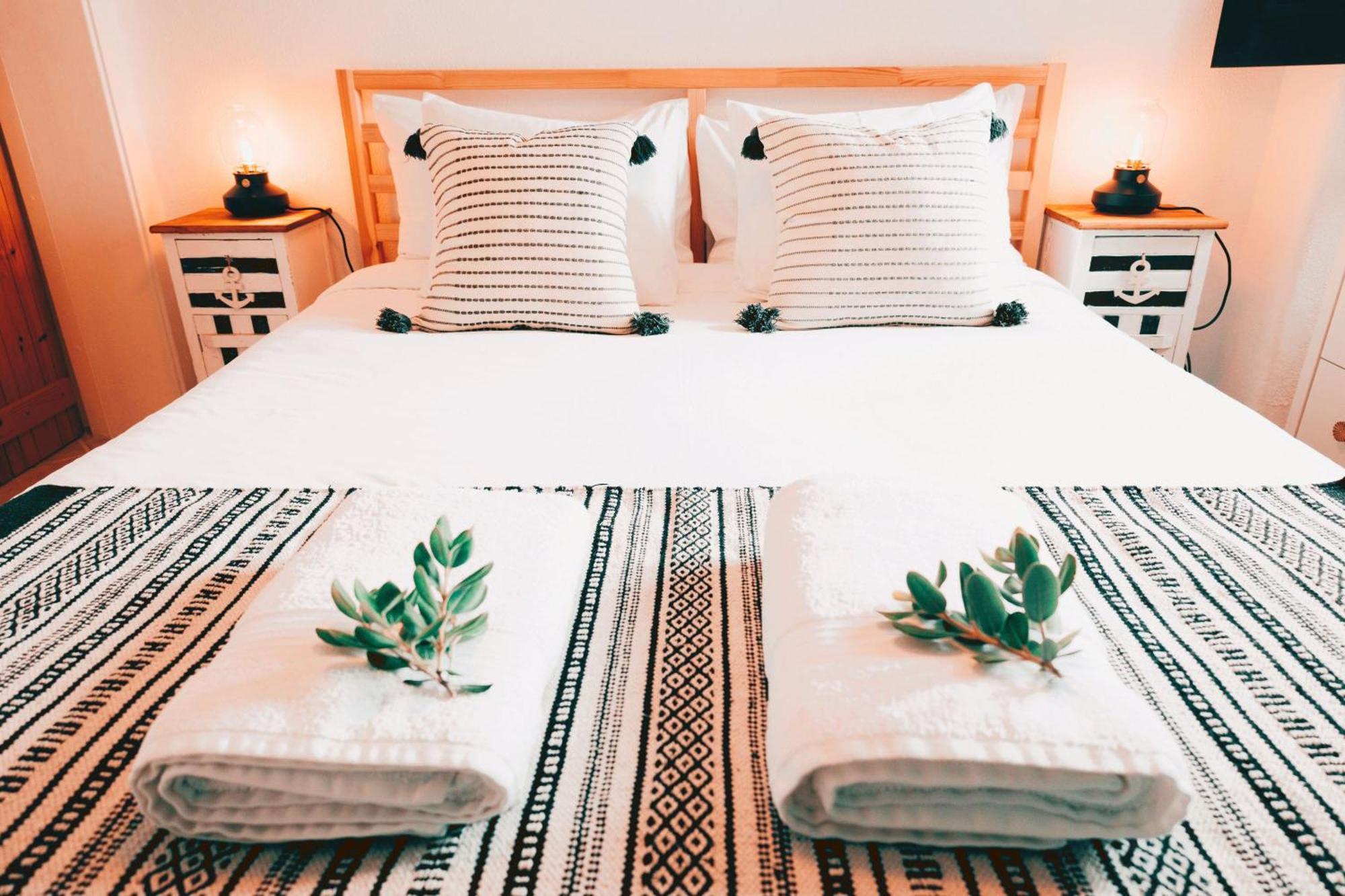 Um Lugar Ao Sol Beach House Azenhas Do Mar سينترا المظهر الخارجي الصورة